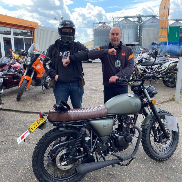 Another happy customer collecting his @muttmotorcycles Hilt 125 retro, May 2021